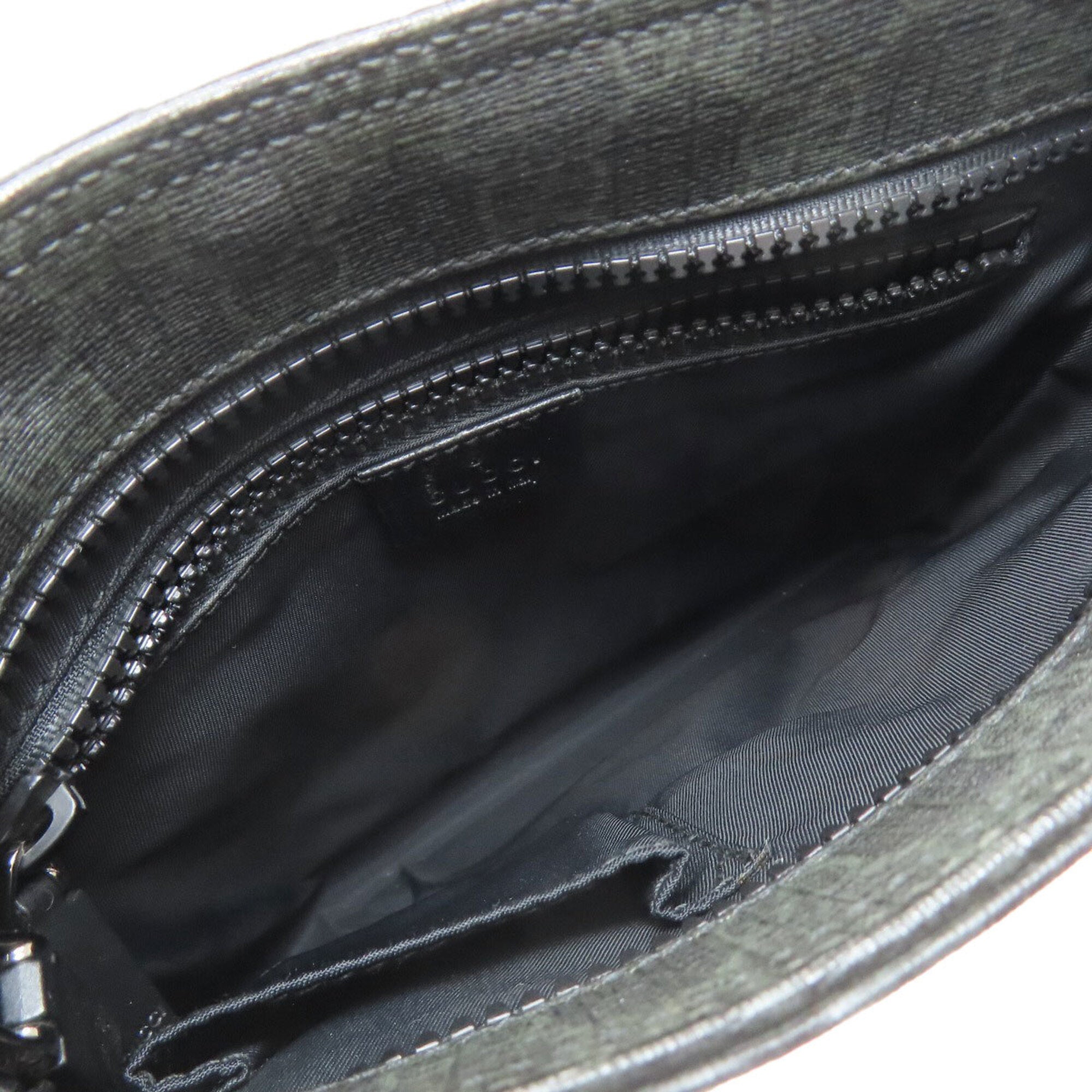 Gucci Black Gg Supreme Shoulder Bag (Pre-Owned)