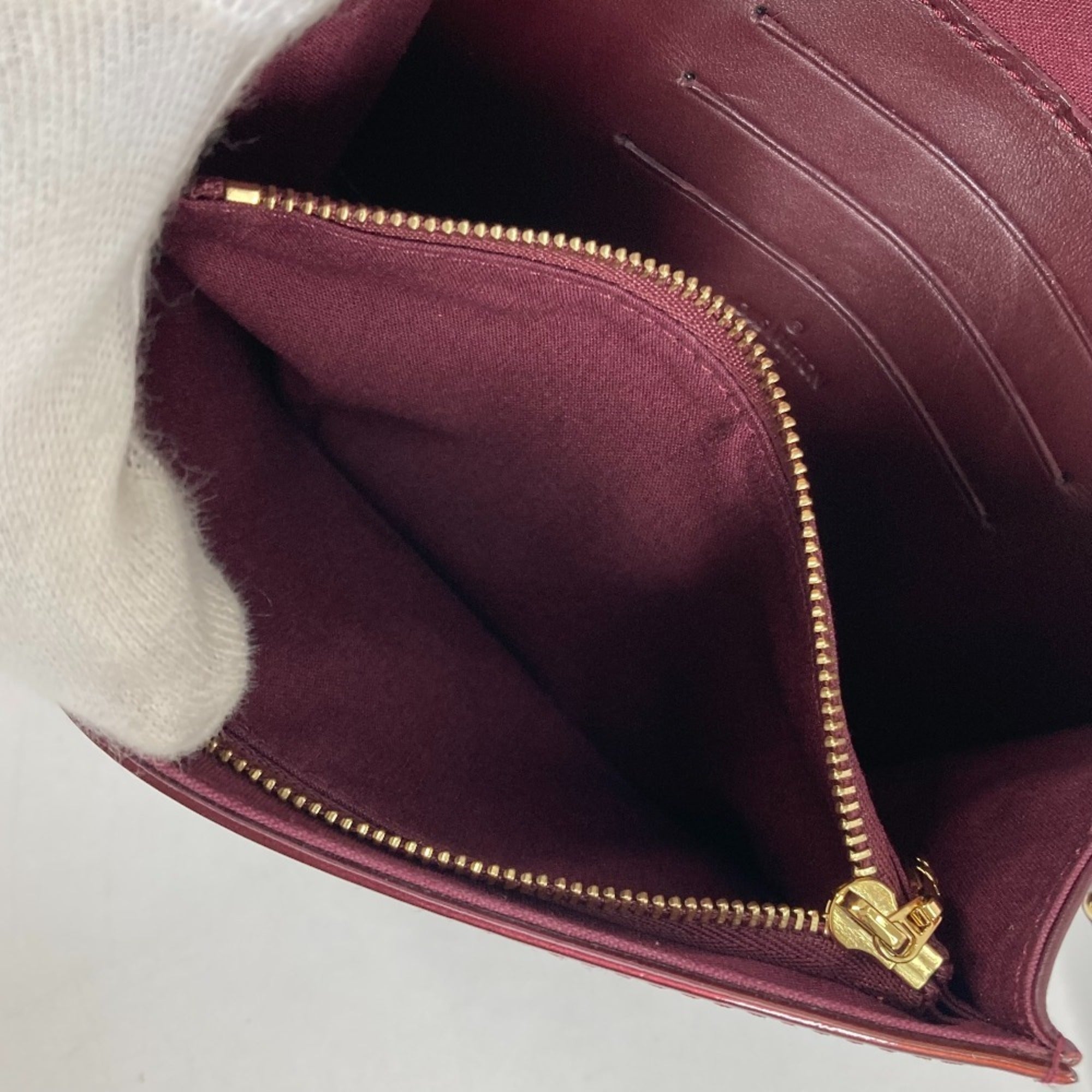 Louis Vuitton Monogram Vernis Purple Rouge Fauviste Monogram Vernis Clutch Bag Shoulder Bag
