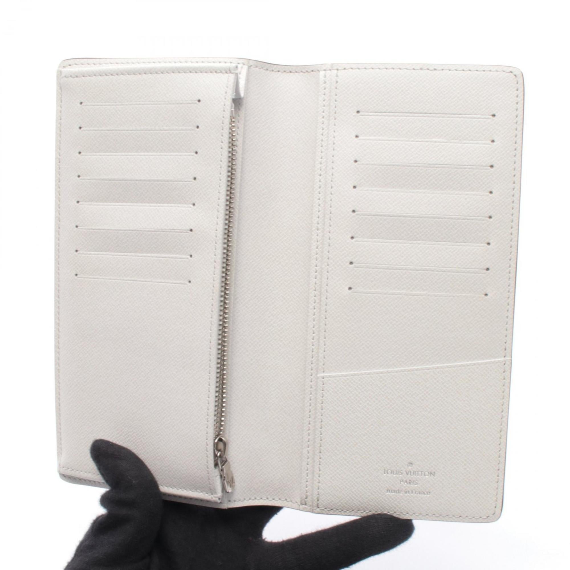 Louis Vuitton Blanc Gray Taigarama Long Wallet