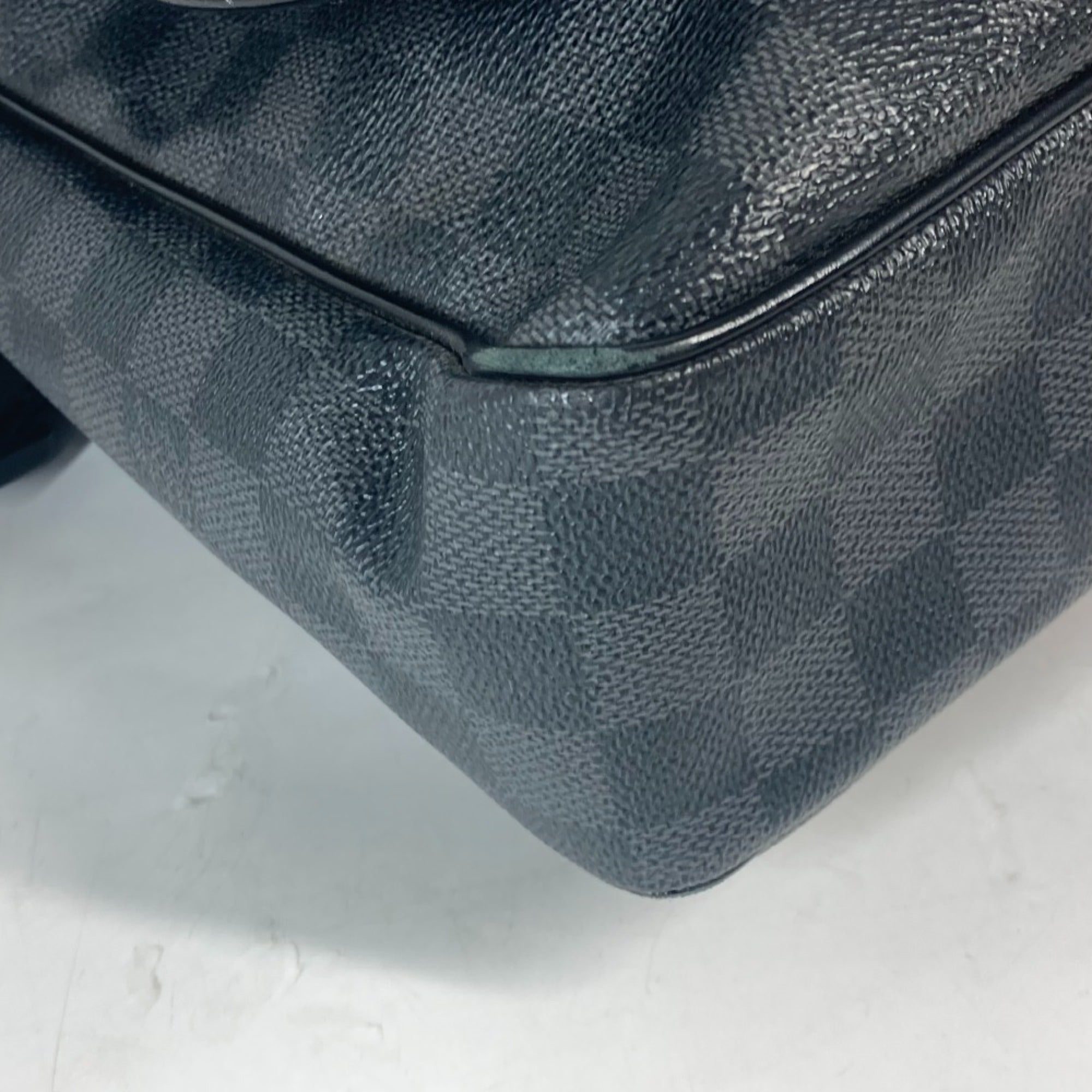 Louis Vuitton Black Damier Graphite Messenger Bag Shoulder Bag
