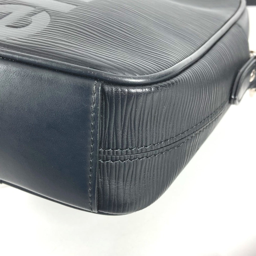 Louis Vuitton Black Epi Leather Pochette Shoulder Bag