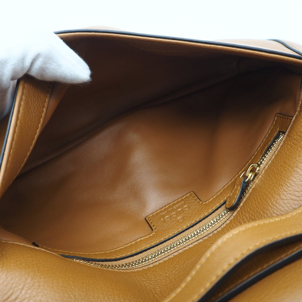Gucci Camel Leather Shoulder Bag (Pre-Owned)