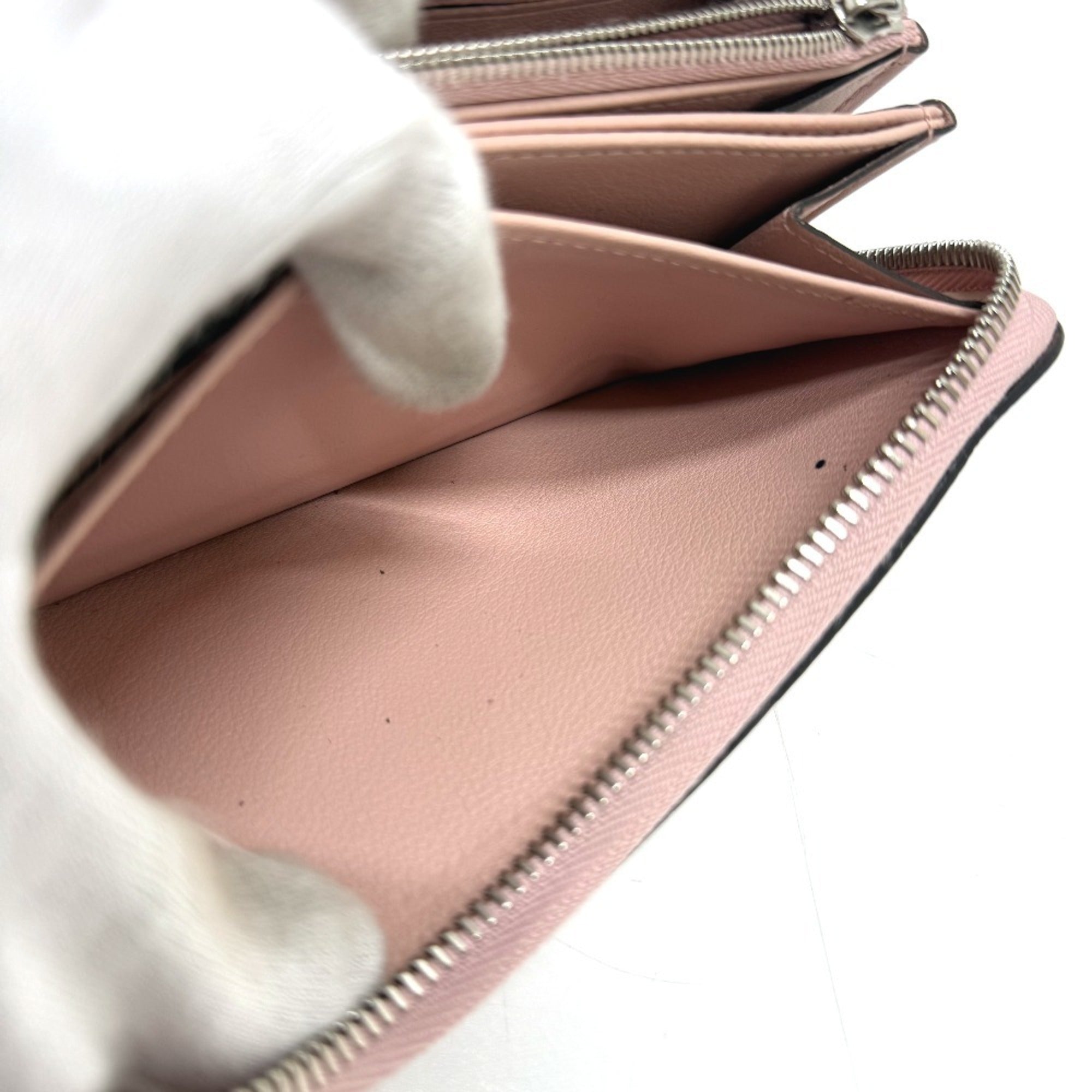 Louis Vuitton Mahina Magnolia Mahina Leather Long Wallet