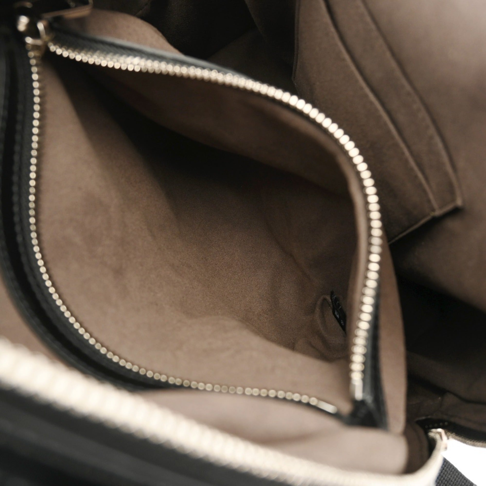 Gucci Black Leather Nylon Backpack (Pre-Owned)