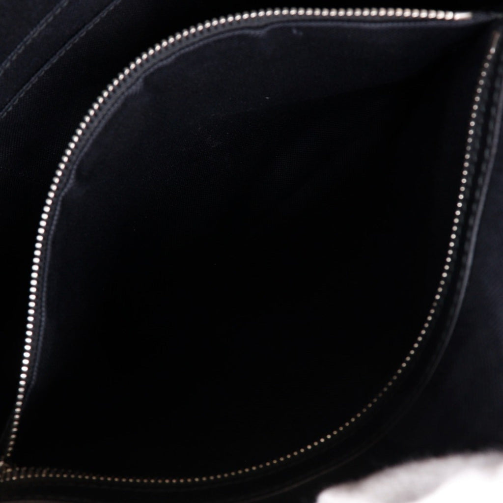 Gucci Black Gg Supreme Messenger Bag Shoulder Bag (Pre-Owned)