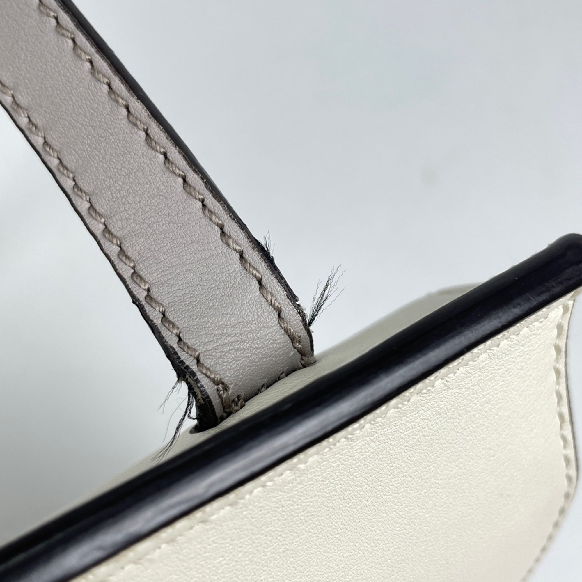 Gucci Bamboo White Leather Shoulder Bag (Pre-Owned)