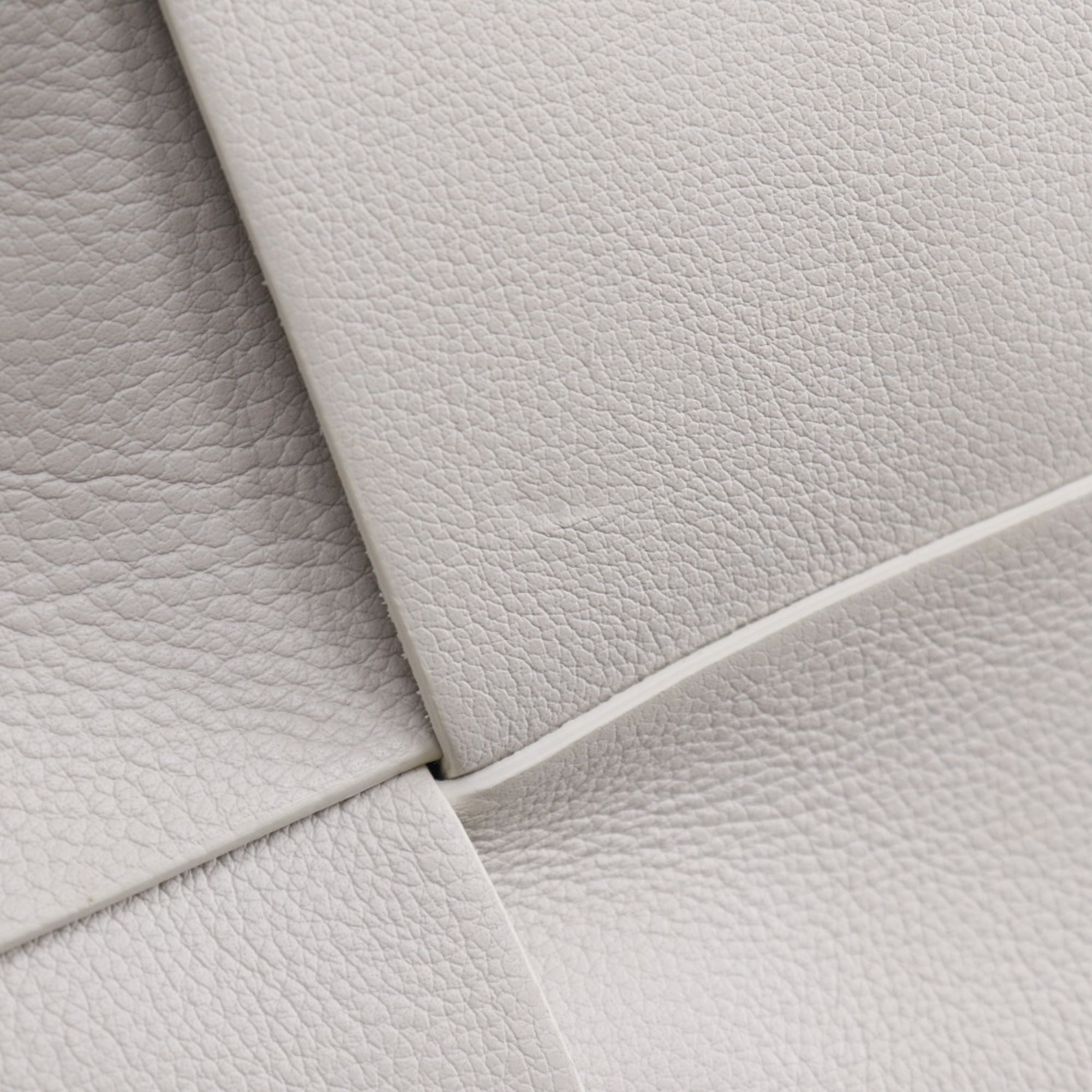 Bottega Veneta White Leather Handbag