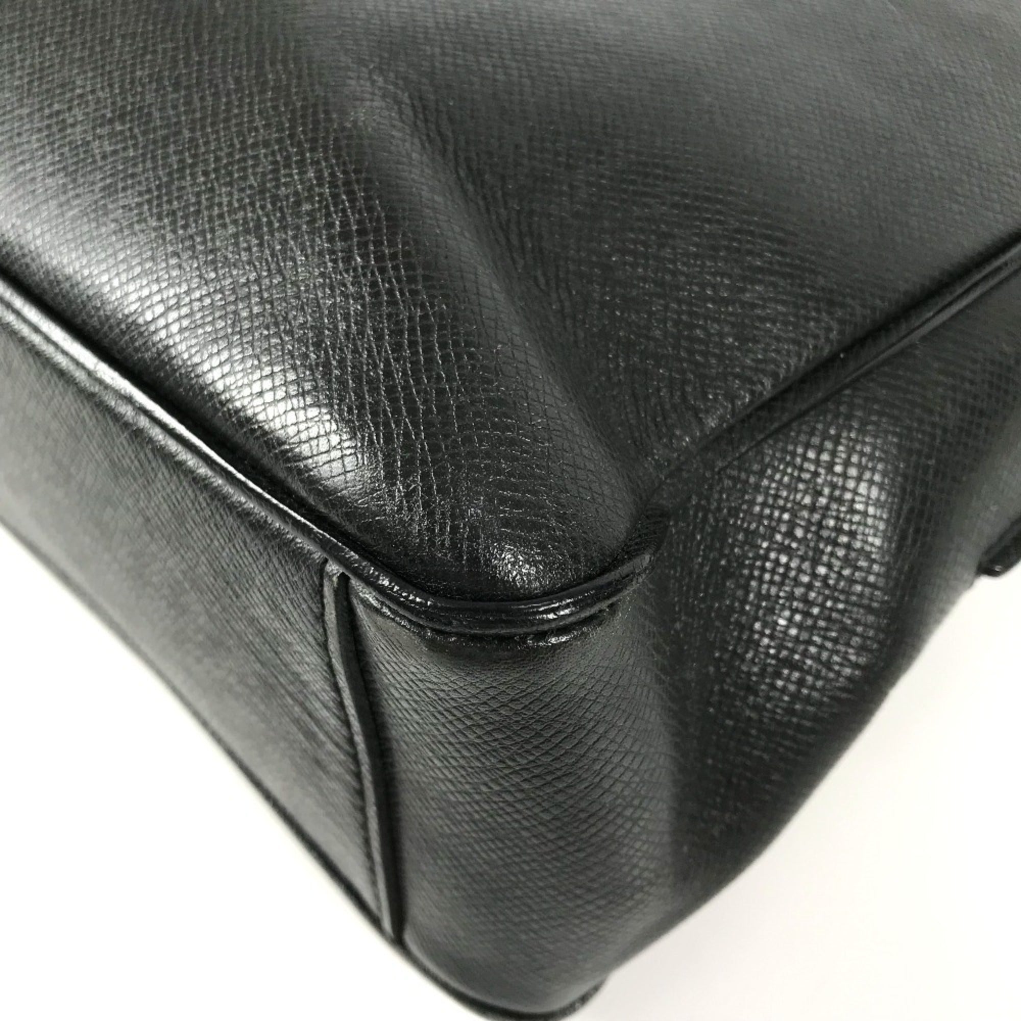 Louis Vuitton Ardoise Black Taiga Leather Leather Messenger Bag Shoulder Bag