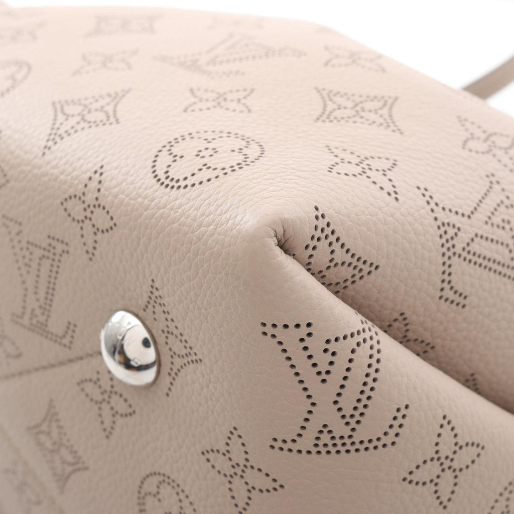 Louis Vuitton Beige Galle Mahina Leather Leather Handbag Pouch