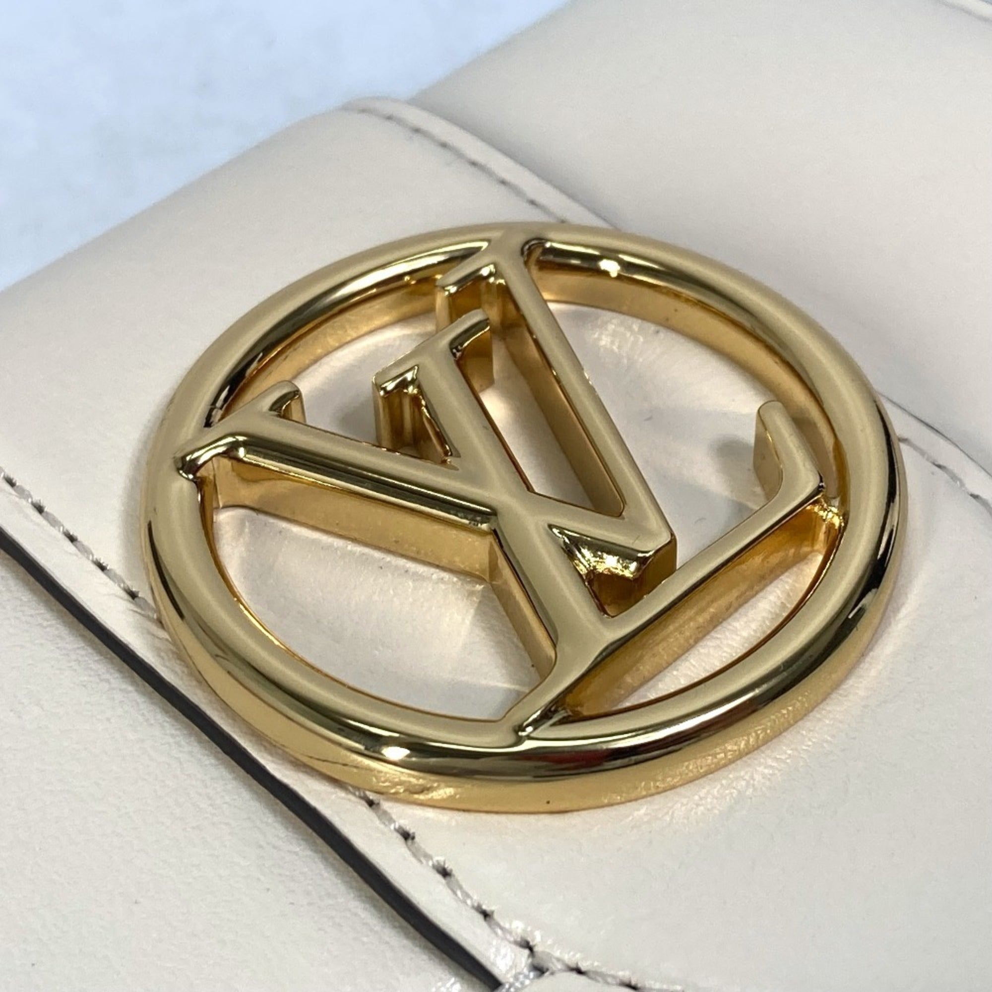 Louis Vuitton White Leather Wallet (Tri-Fold)