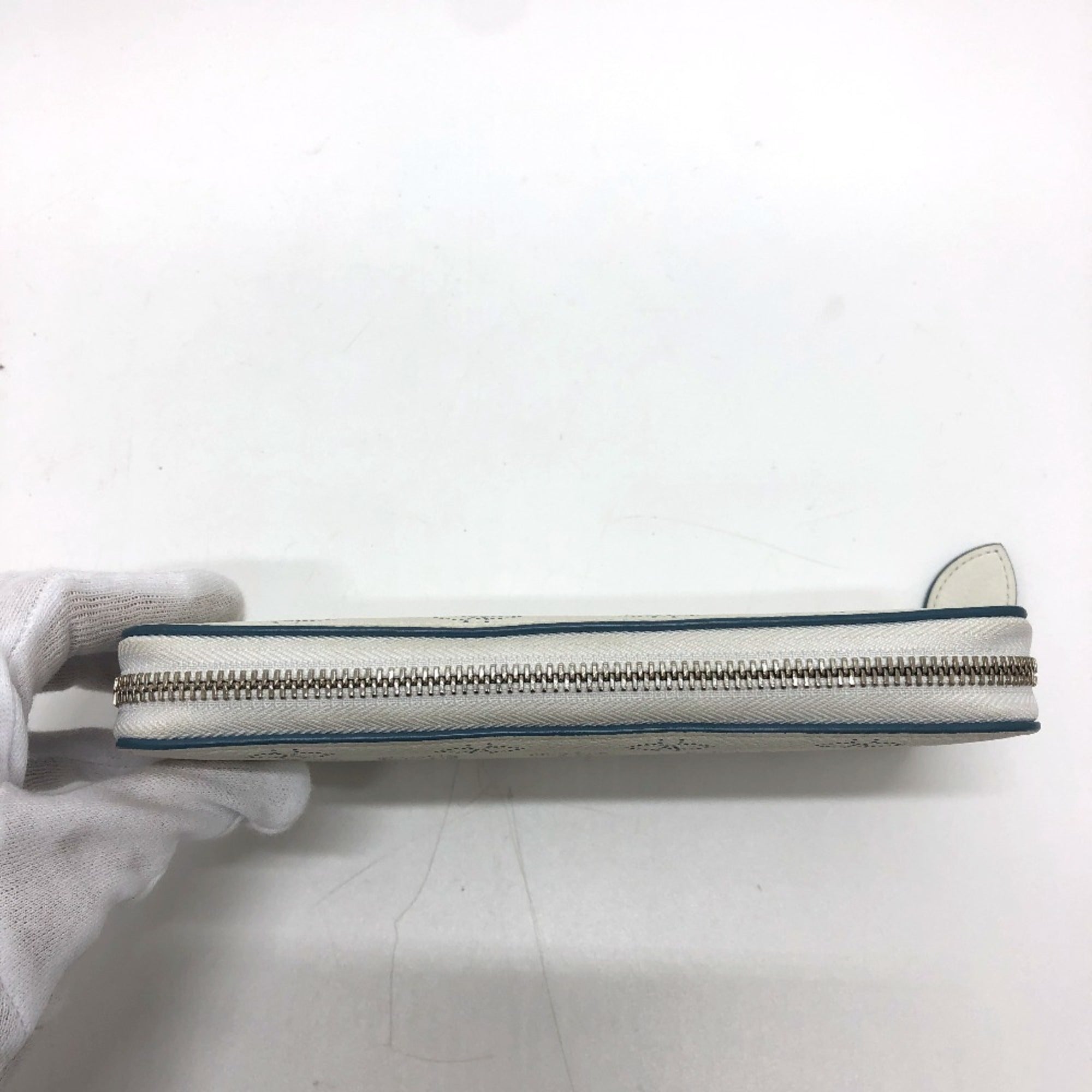 Louis Vuitton White Mahina Leather Long Wallet
