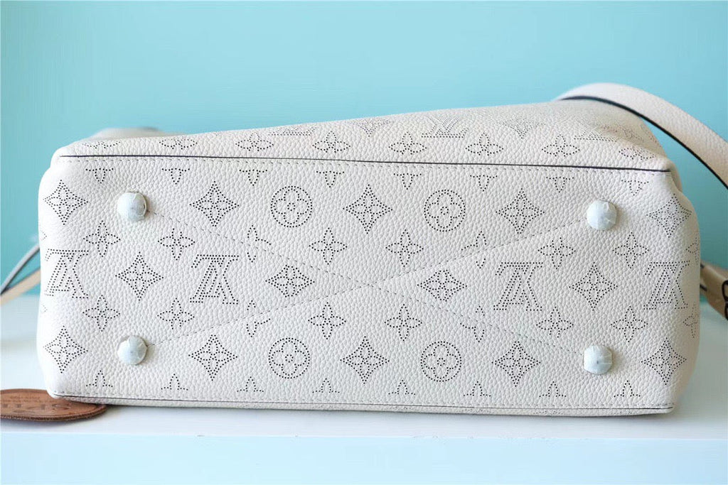 Louis Vuitton Bella Tote Mahina Creme Beige For Women,  Shoulder And Crossbody Bags 12.6in/32cm Louis Vuitton M59203