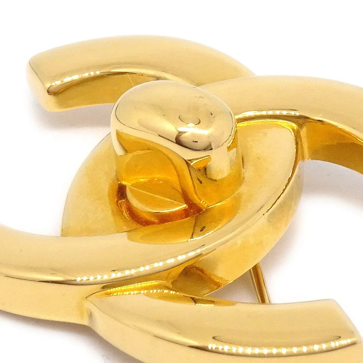 CHANEL 1996 CC Turnlock Brooch Gold Large