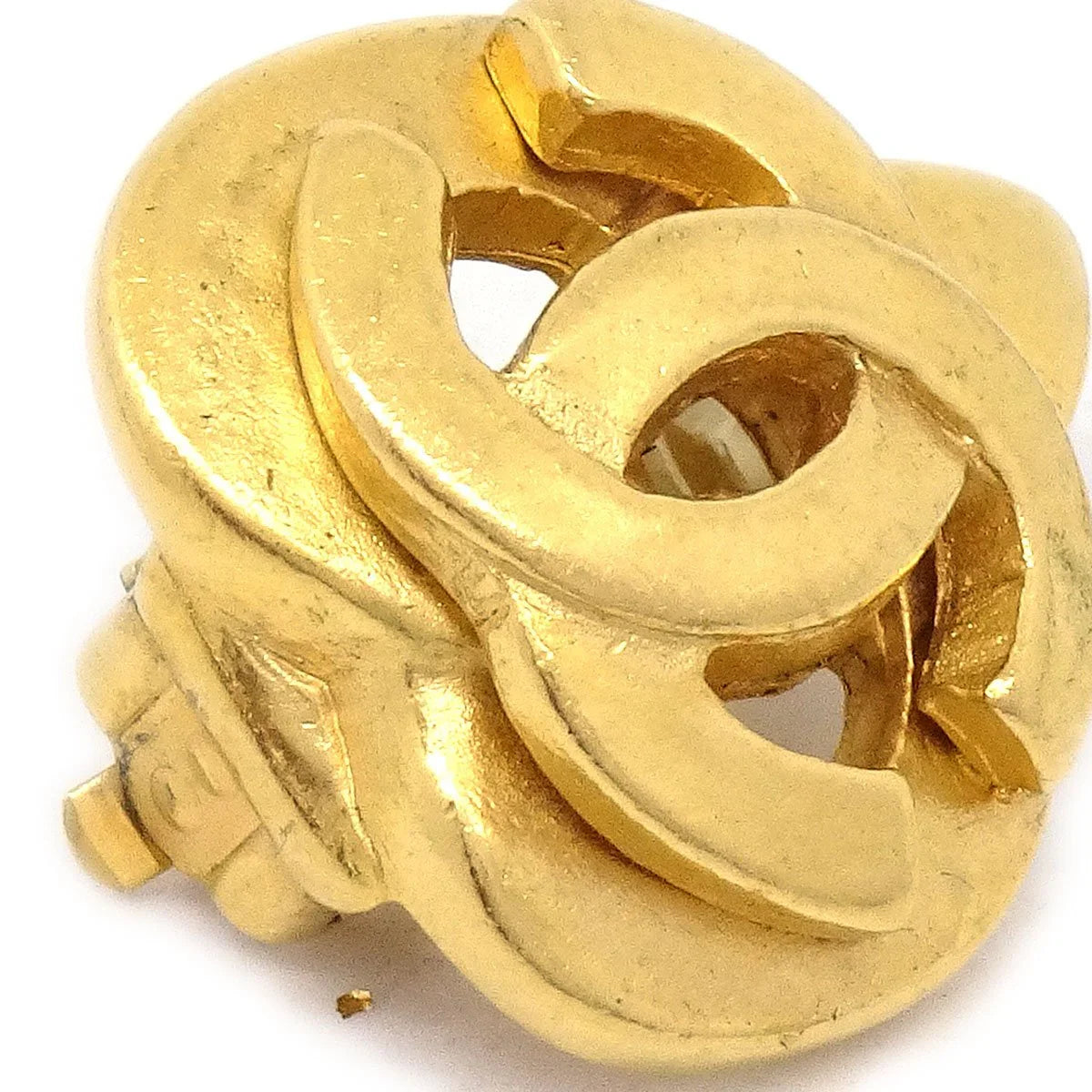 CHANEL 1997 Heart Earrings Clip-On Gold Small