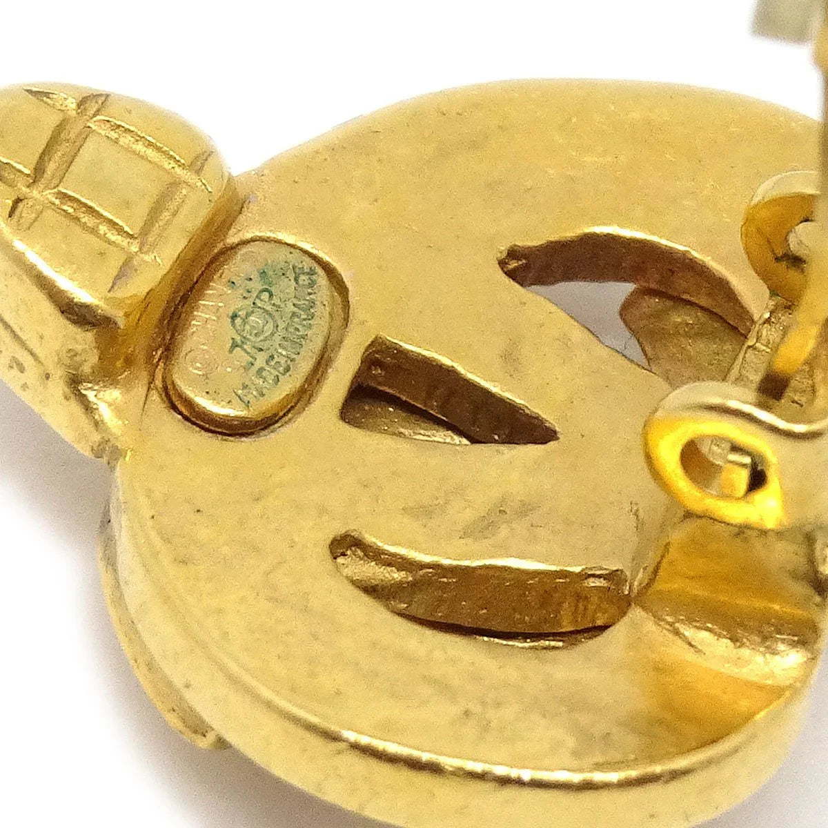 CHANEL 1997 Heart Earrings Clip-On Gold Small