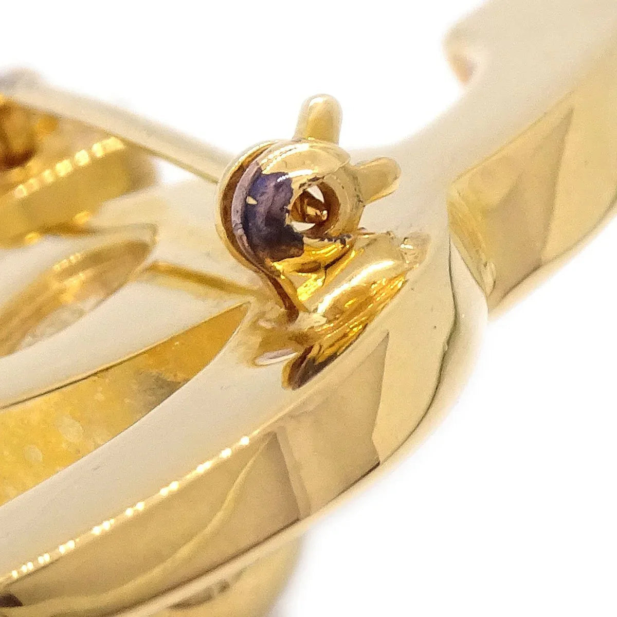 CHANEL Turnlock Brooch Gold Large 96A