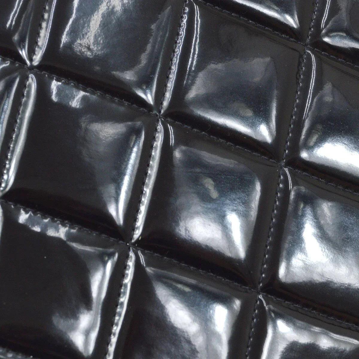 CHANEL * 1995 Black Patent Leather Heart vanity bag