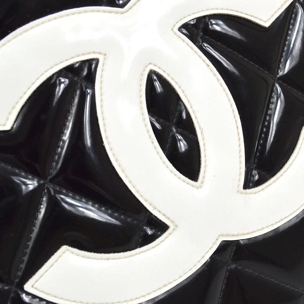 CHANEL * 1994-1996 Round Cosmetic Vanity Chain Hand Bag Black