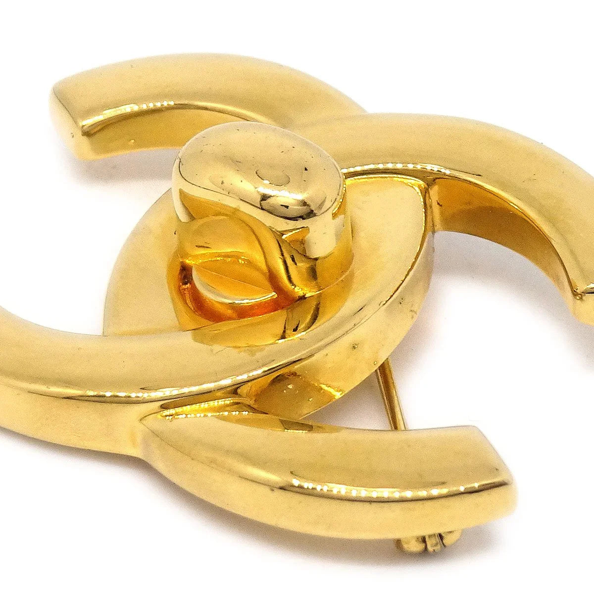 CHANEL Turnlock Brooch Gold Large