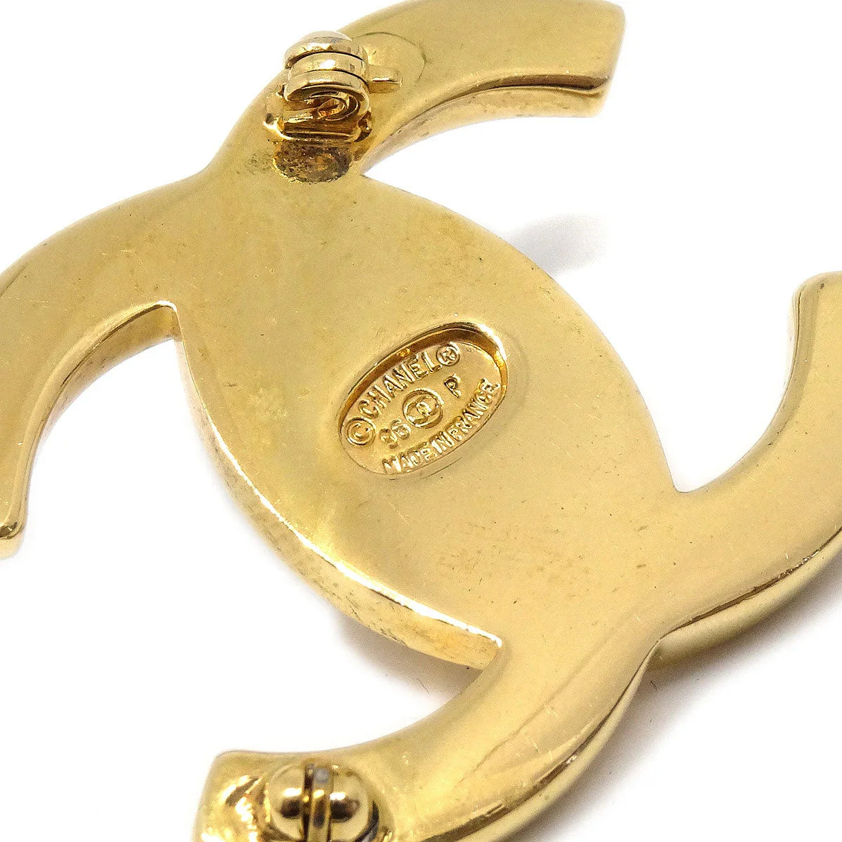 CHANEL Turnlock Brooch Pin Gold Large