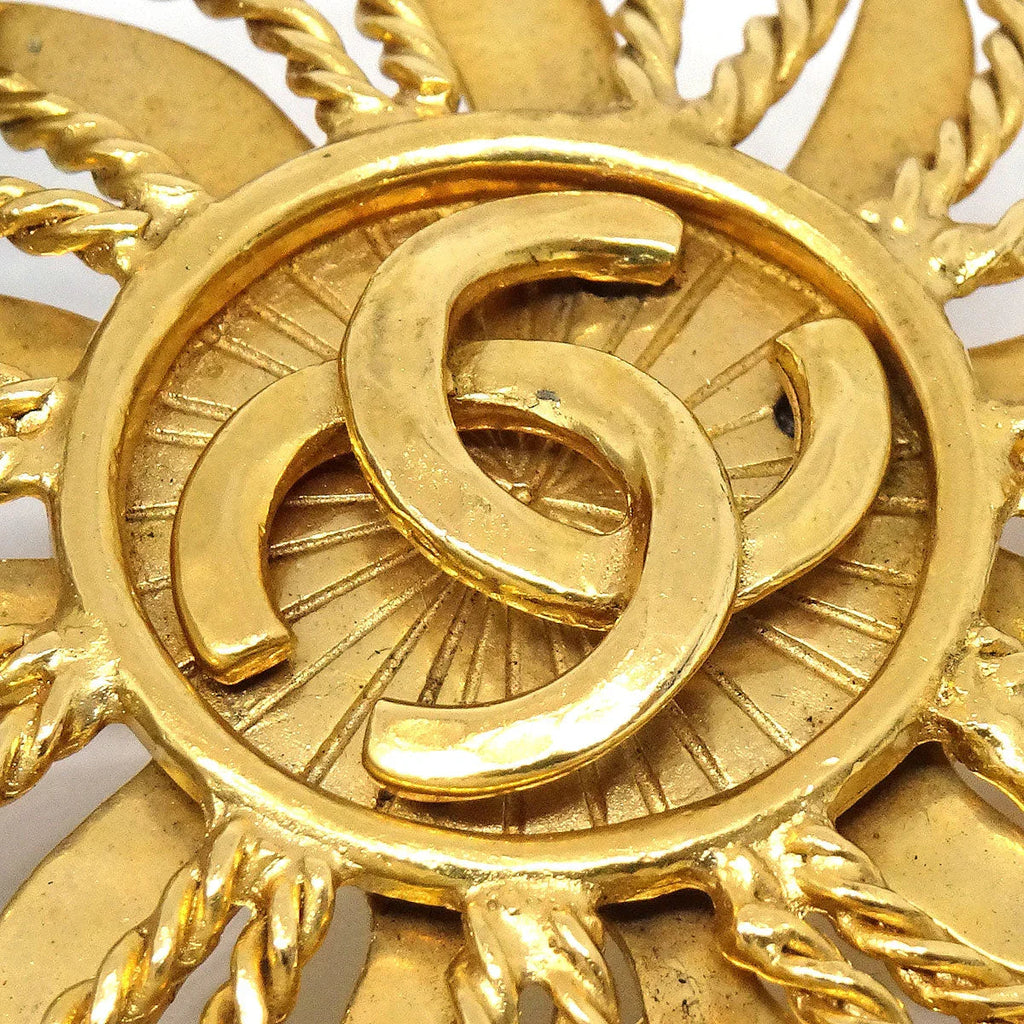 Chanel Sun Brooch Gold 94A
