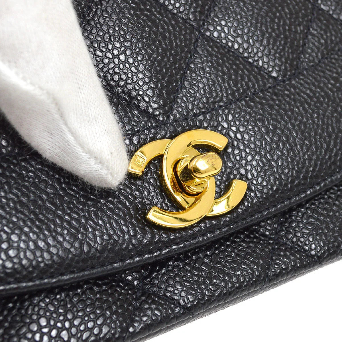 CHANEL 1994-1996 Black Caviar Diana Medium