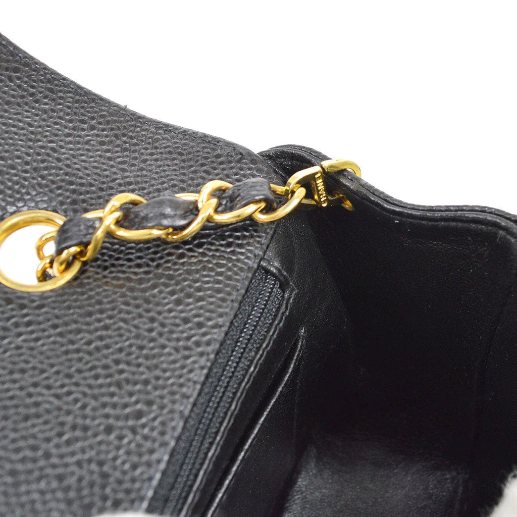 CHANEL 1994-1996 Black Caviar Diana Medium
