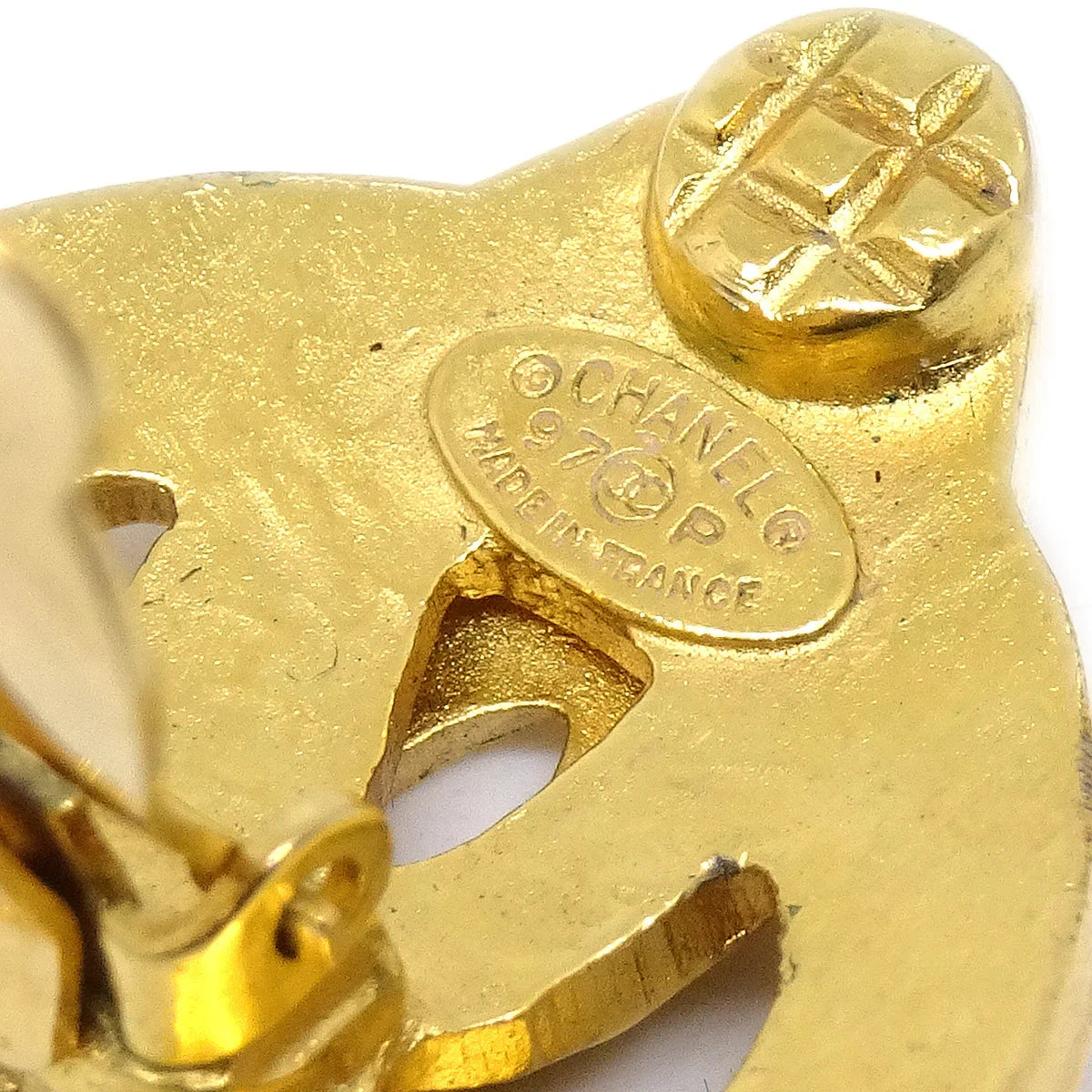 CHANEL 1997 Heart CC Earrings Gold Medium