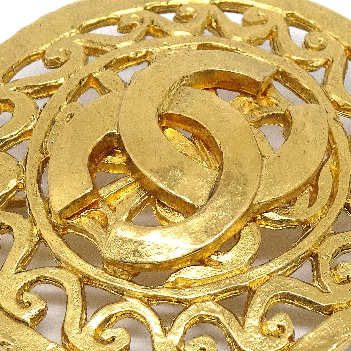 CHANEL1995 Fretwork Paisley Brooch Pin Gold 95A