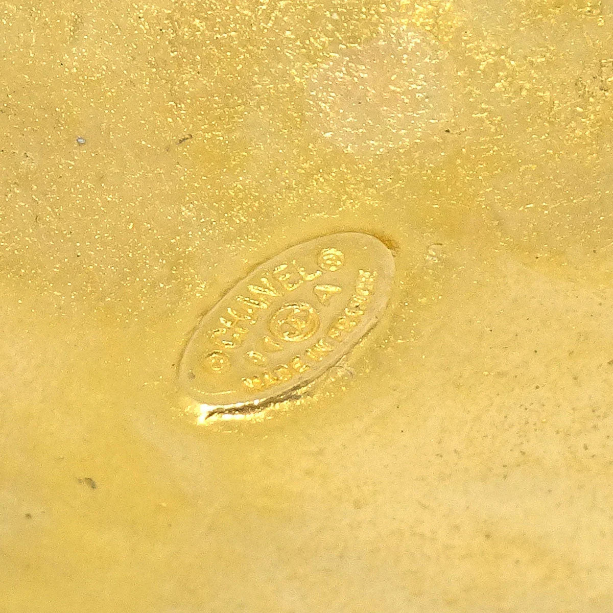 Chanel 1994 Filigree Brooch Pin Gold
