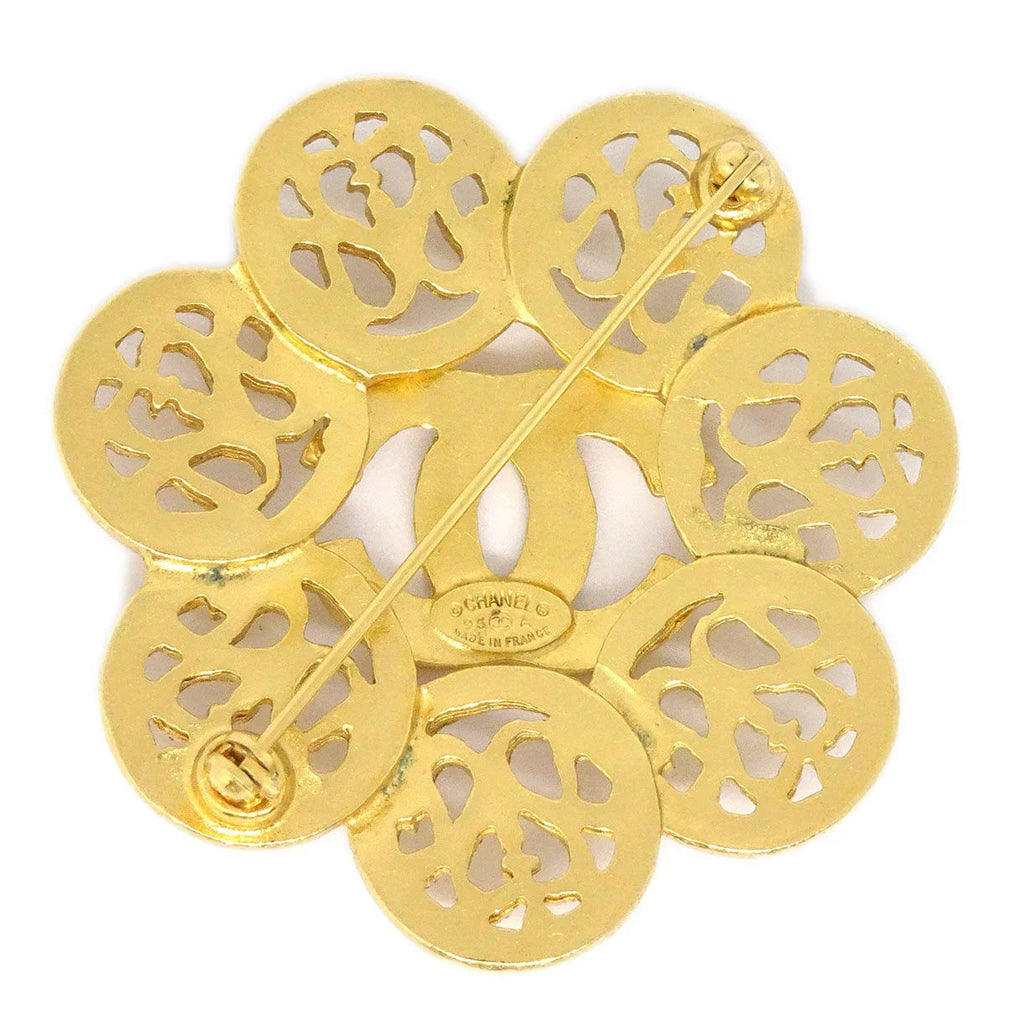 CHANEL 1995 Fretwork Paisley Floral Brooch Gold