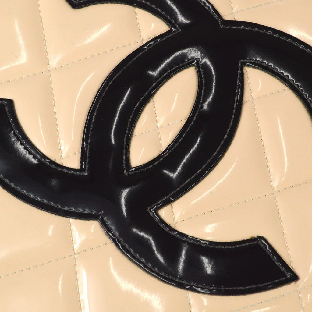 Chanel * 1994 Heart Vanity Handbag Beige