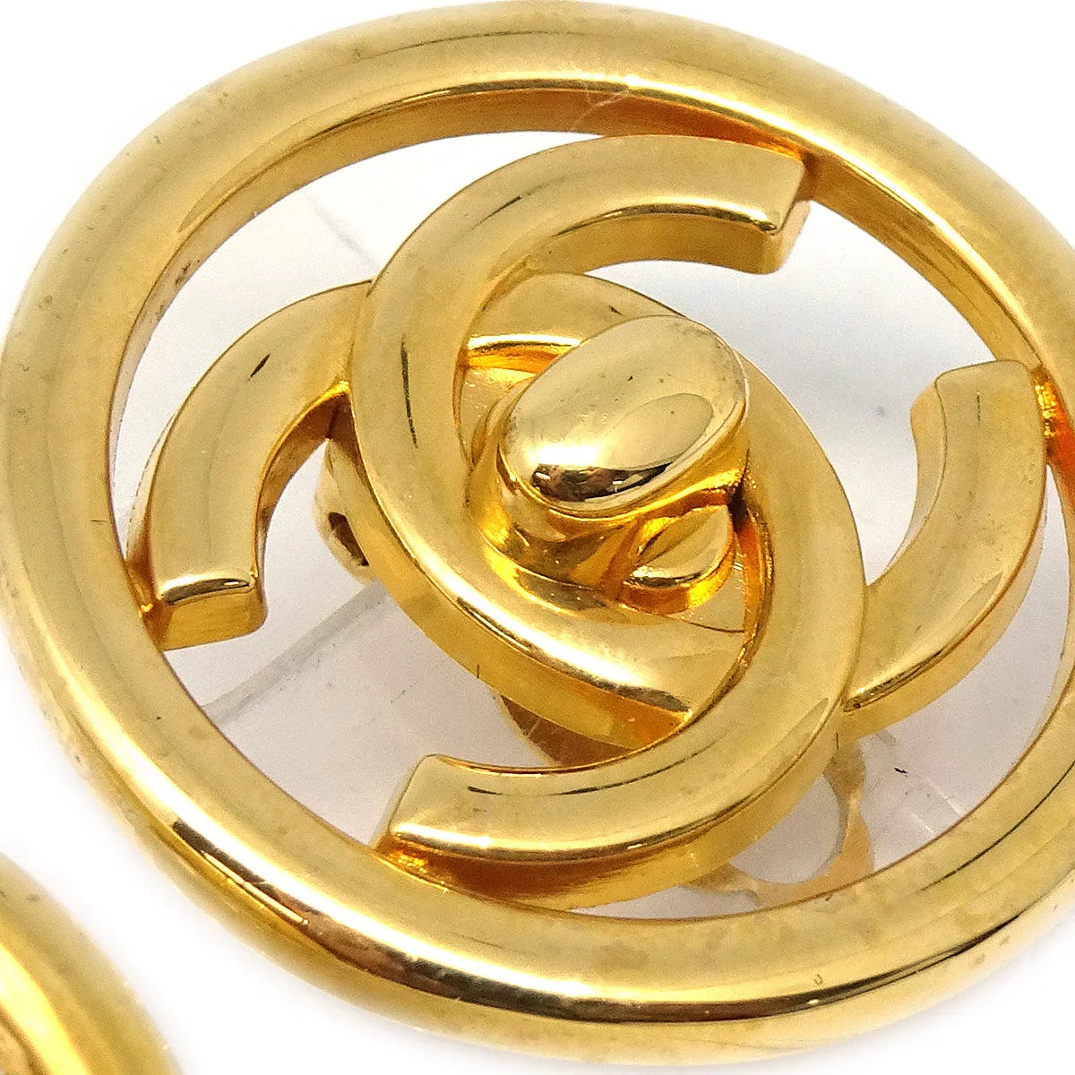 Chanel 1997 Round CC Turnlock Earrings Gold Clip-On Large