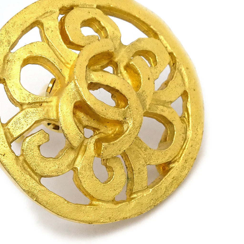 Chanel 1995 Fretwork Paisley Round Earrings Clip-On Gold