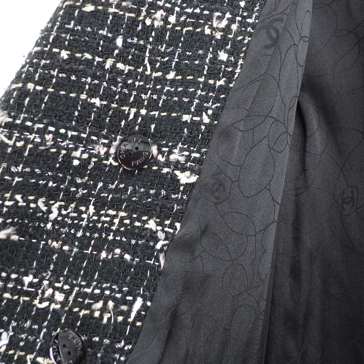 Chanel 2005 cruise crest-applique tweed coat #40