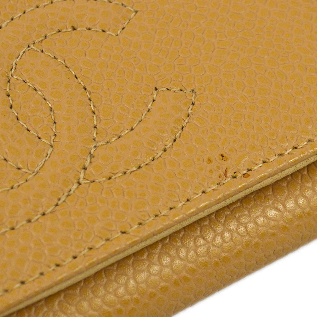 Chanel 2003-2004 Beige Caviar Key Case Small Good