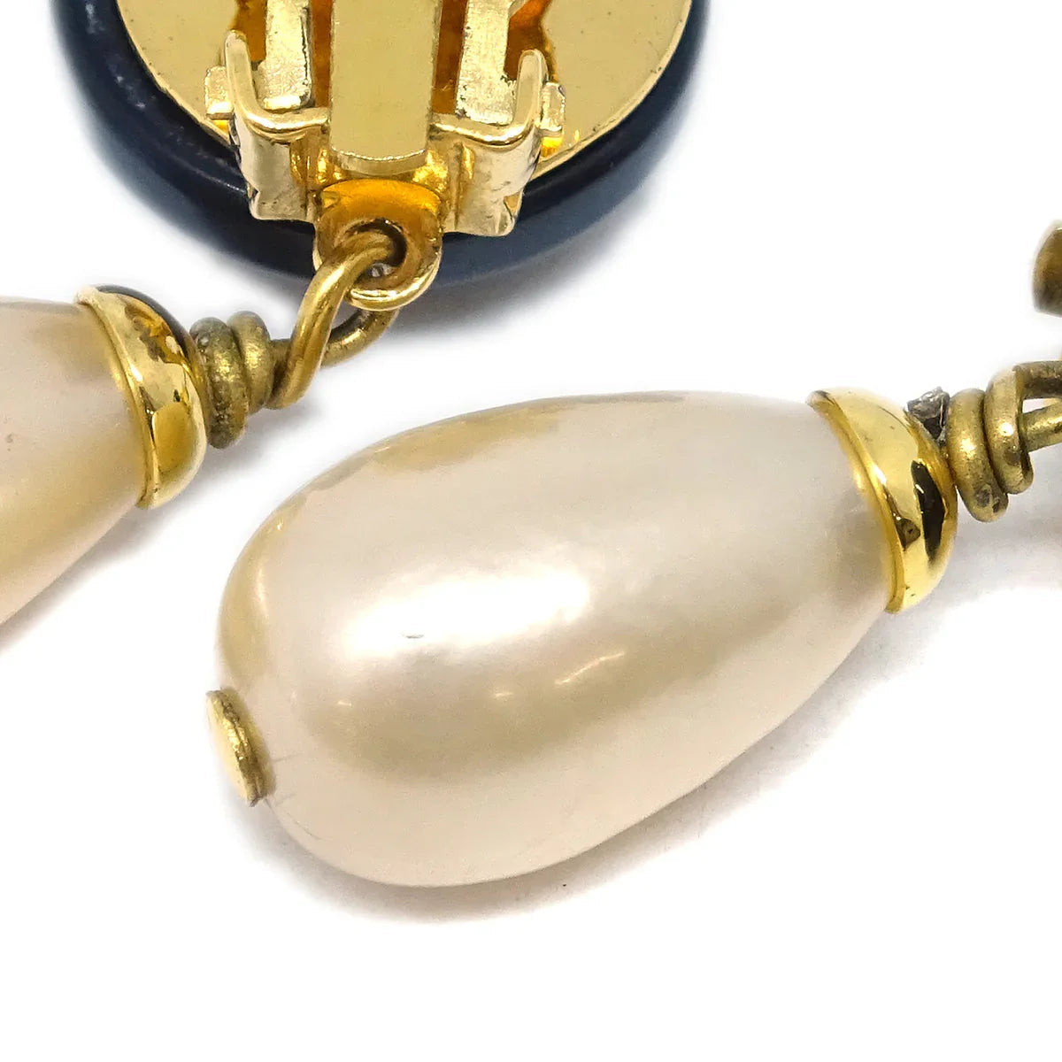 Chanel Artificial Pearl Dangle Earrings Clip-On 93A