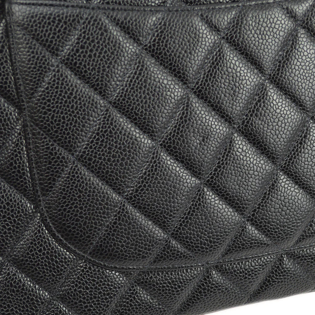 Chanel 2000-2001 Black Caviar Jumbo Classic Flap Shoulder Bag