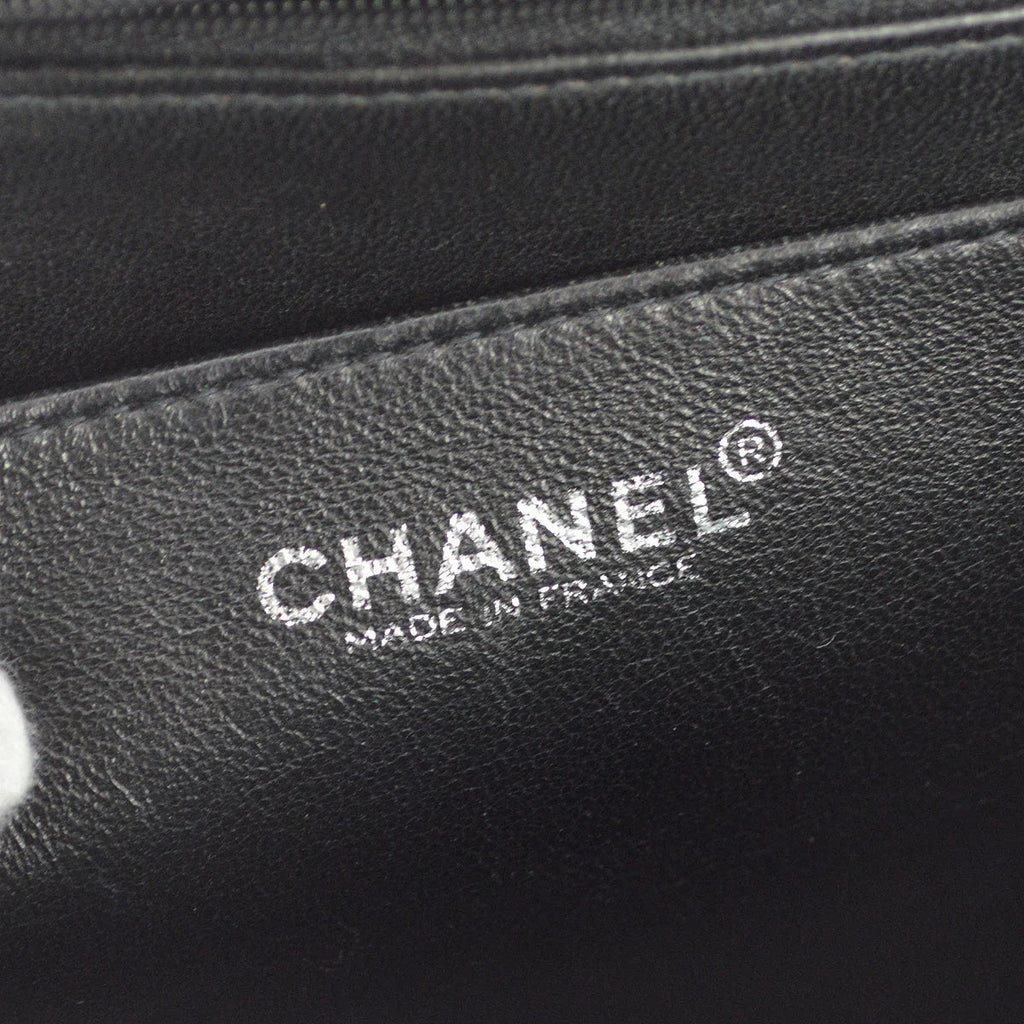 Chanel 2000-2001 Black Caviar Jumbo Classic Flap Shoulder Bag