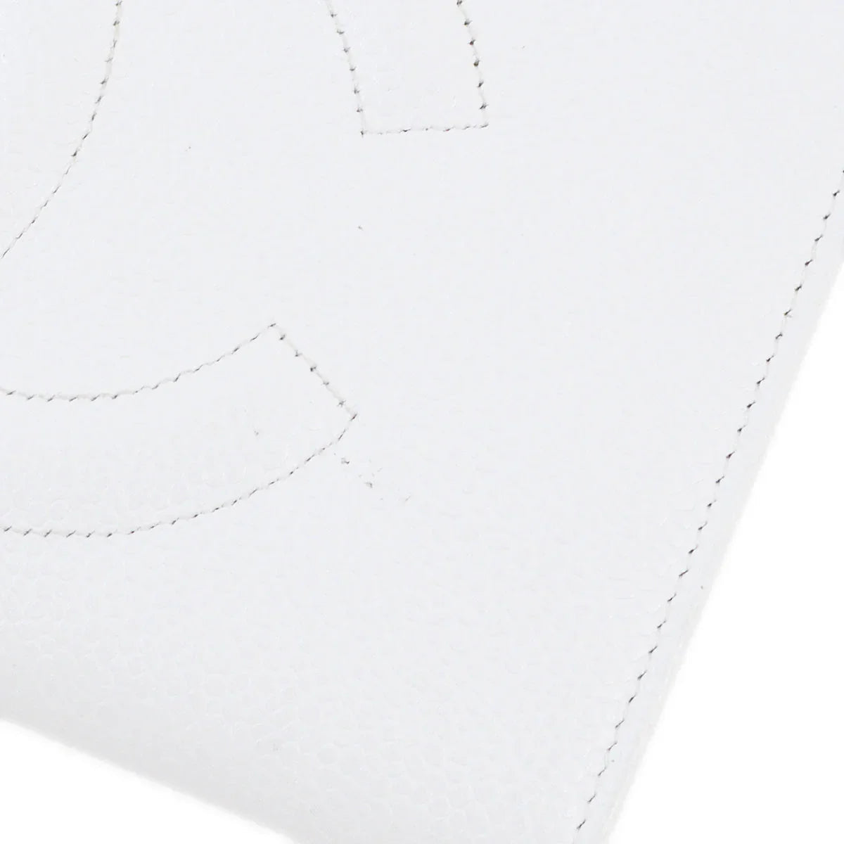 Chanel 1997-1999 White Caviar Bifold Wallet