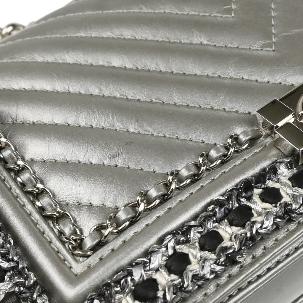 Boy Chanel 2017-2018 Silver Calfskin Medium Chevron Shoulder Bag