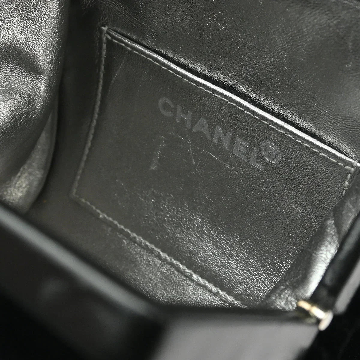 Chanel 1996-1997 Black Velvet Kisslock Chain Shoulder Bag