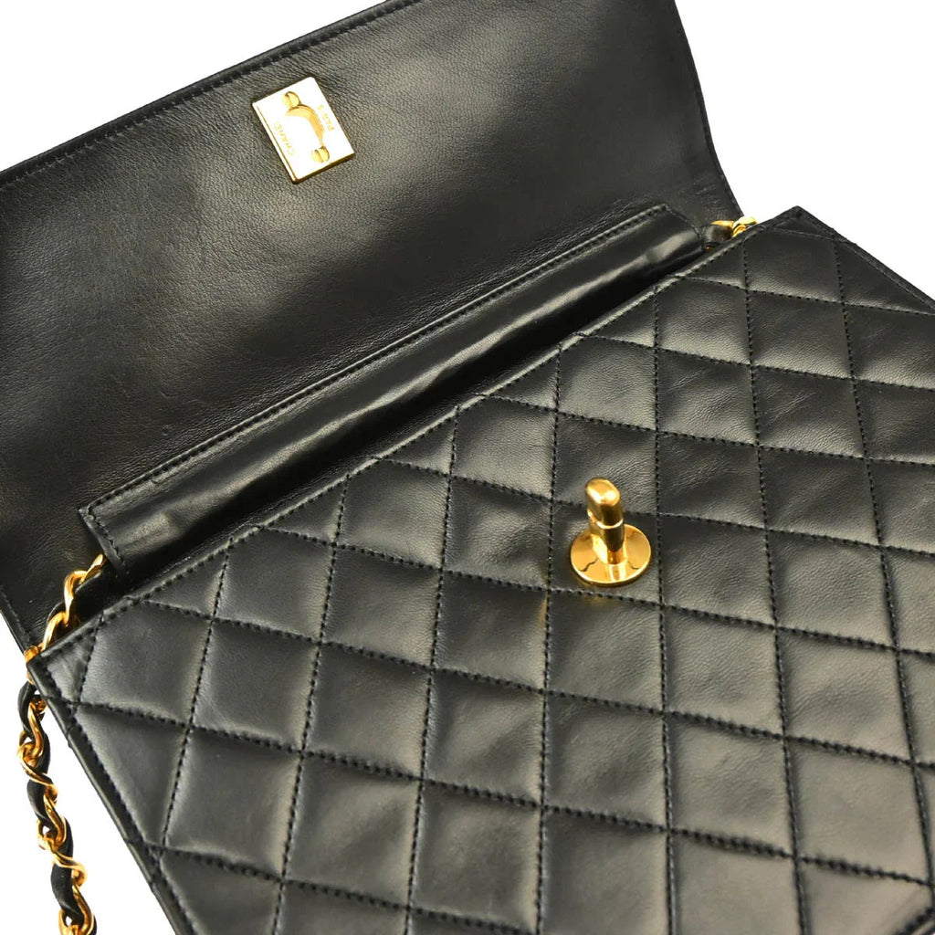 Chanel 1986-1988 Black Lambskin SingleTurnlock Shoulder Bag
