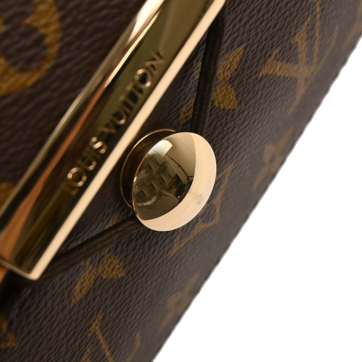 Louis Vuitton 2004 Monogram Abbesses Messenger Bag M45257