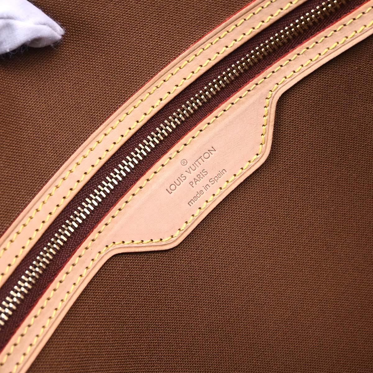 Louis Vuitton 2004 Monogram Abbesses Messenger Bag M45257