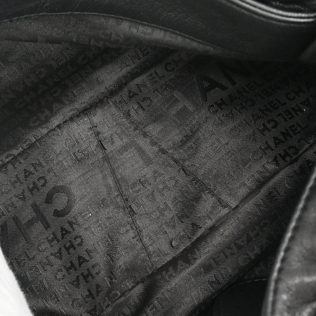 Chanel 2004-2005 Black Calfskin Around Chain Hobo Handbag