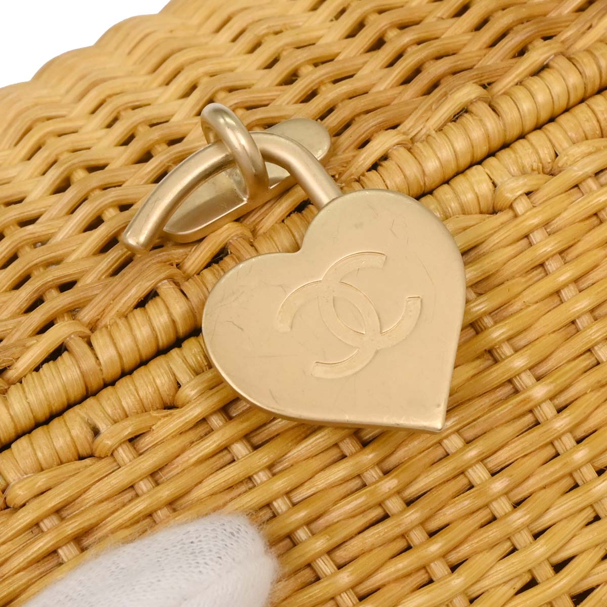 Chanel 2005-2006 Beige Rattan Heart Lock Basket Bag 2way Shoulder Handbag