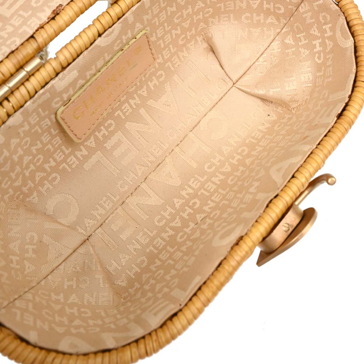 Chanel 2005-2006 Beige Rattan Heart Lock Basket Bag 2way Shoulder Handbag