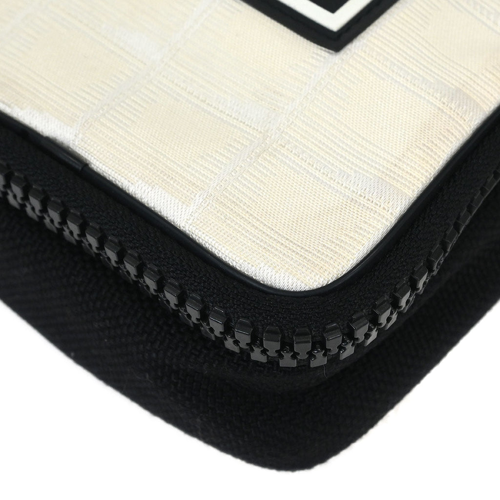 Chanel 2003-2004 White Nylon Travel Line Shoulder Bag