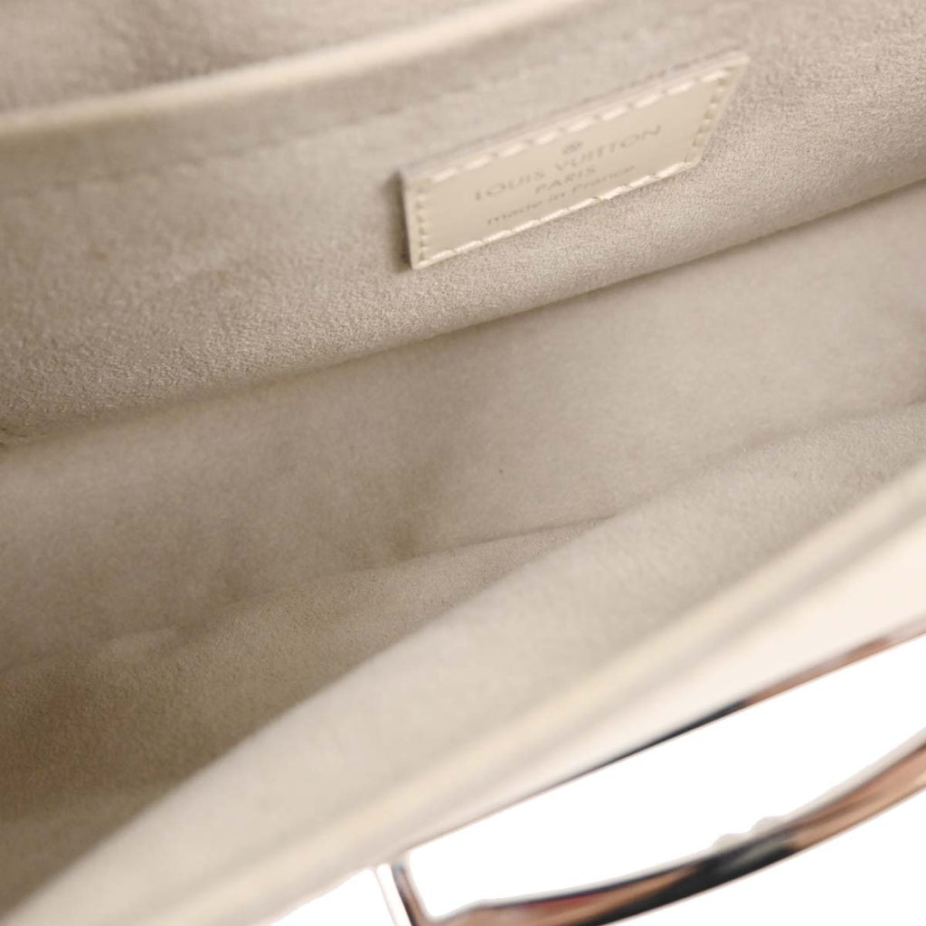 Louis Vuitton White Epi Pochette Montaigne Handbag M5929J